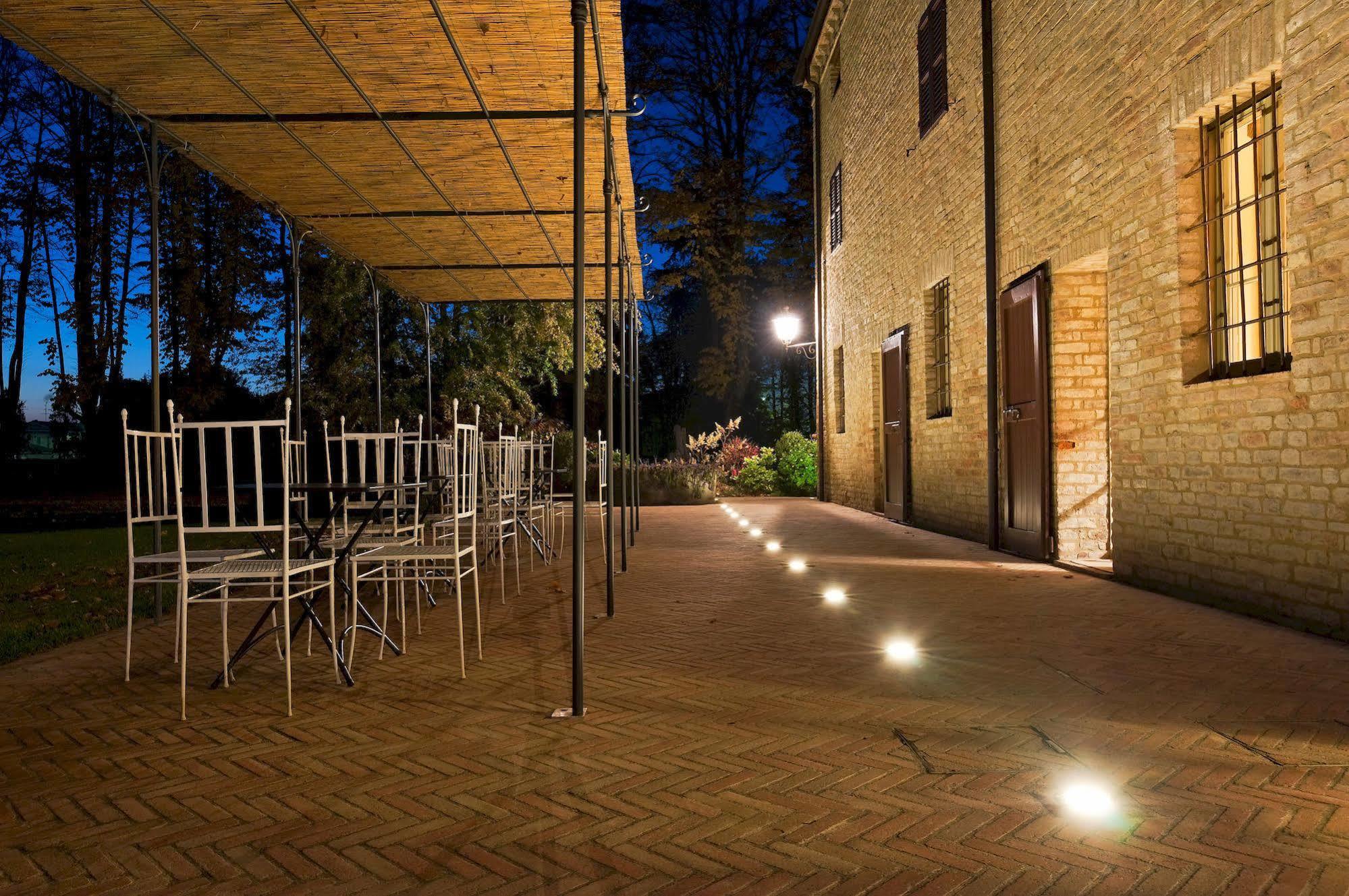 Locanda Del Re Guerriero San Pietro in Cerro Bagian luar foto